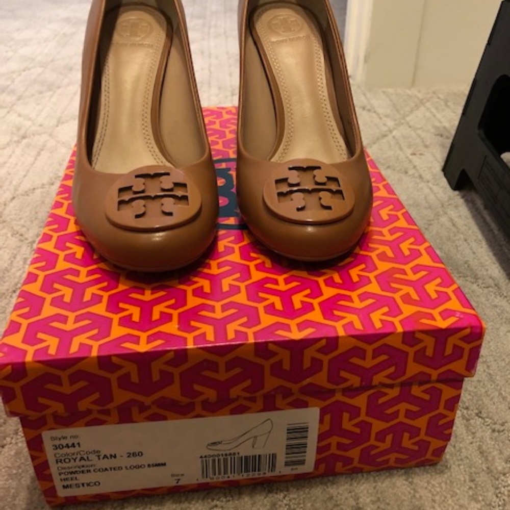 Tory Burch Powder TAN Coated Logo Heel Mestico 7